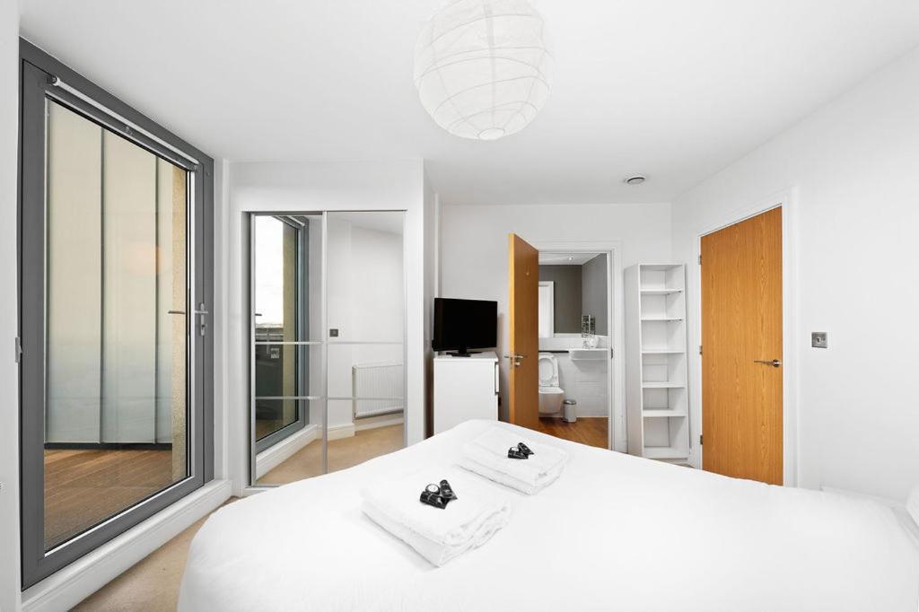 Modern Serviced 3-Bedroom Flat In East Londýn Exteriér fotografie