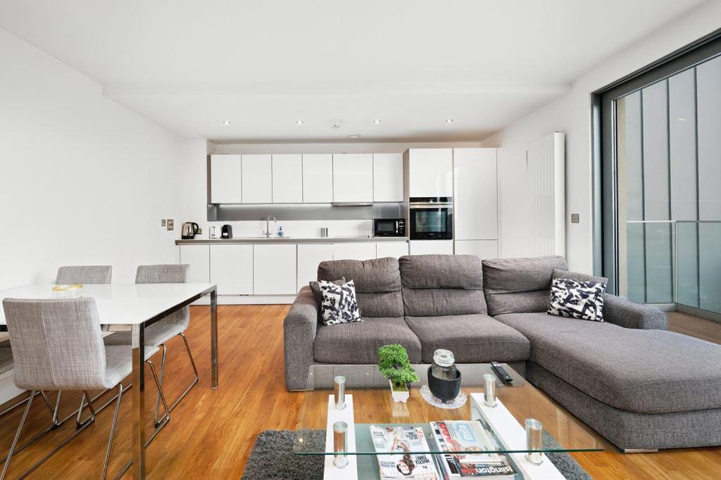 Modern Serviced 3-Bedroom Flat In East Londýn Exteriér fotografie